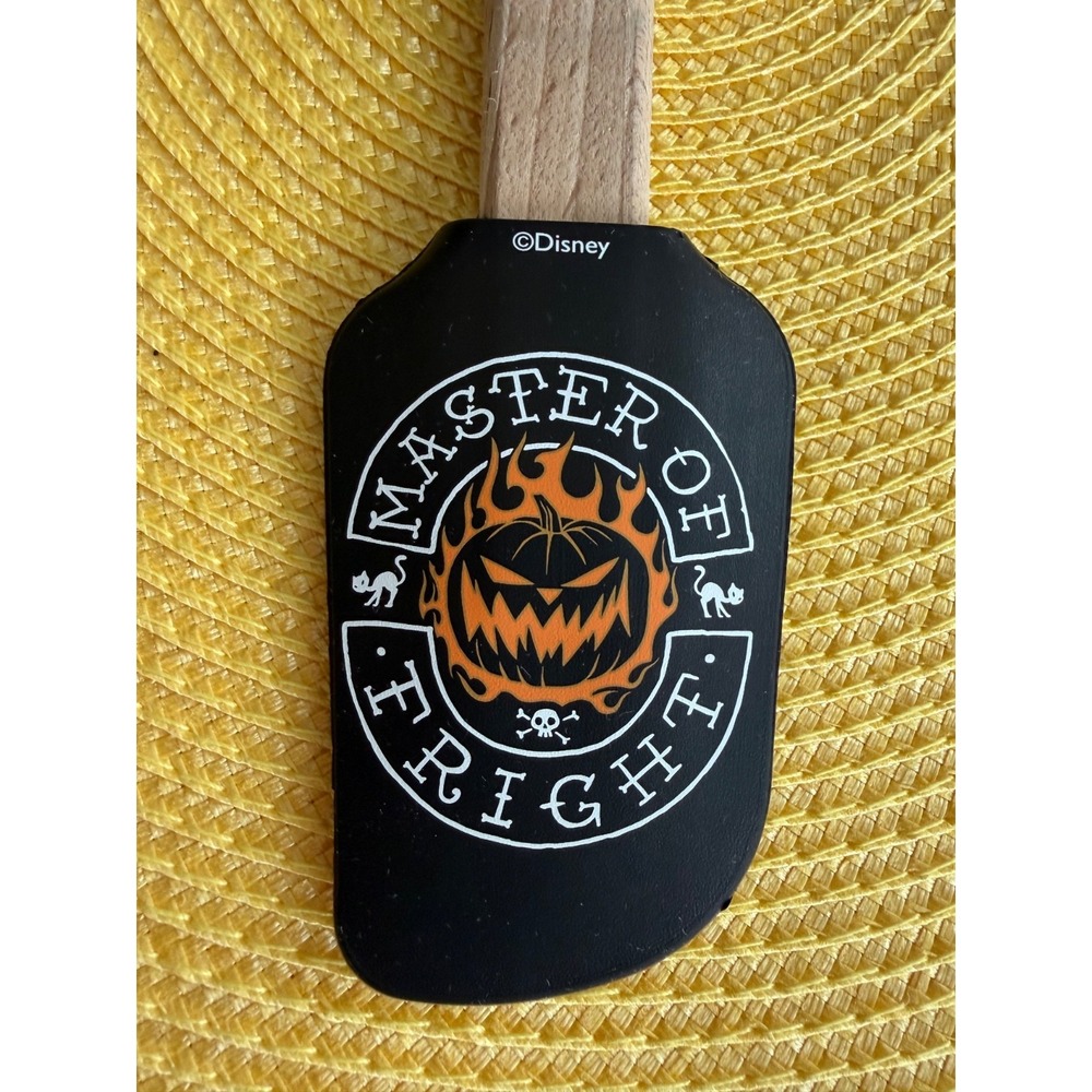 Disney "Master of Fright"  Halloween Rubber Spatula 11 in. Pumpkin Cat Skull